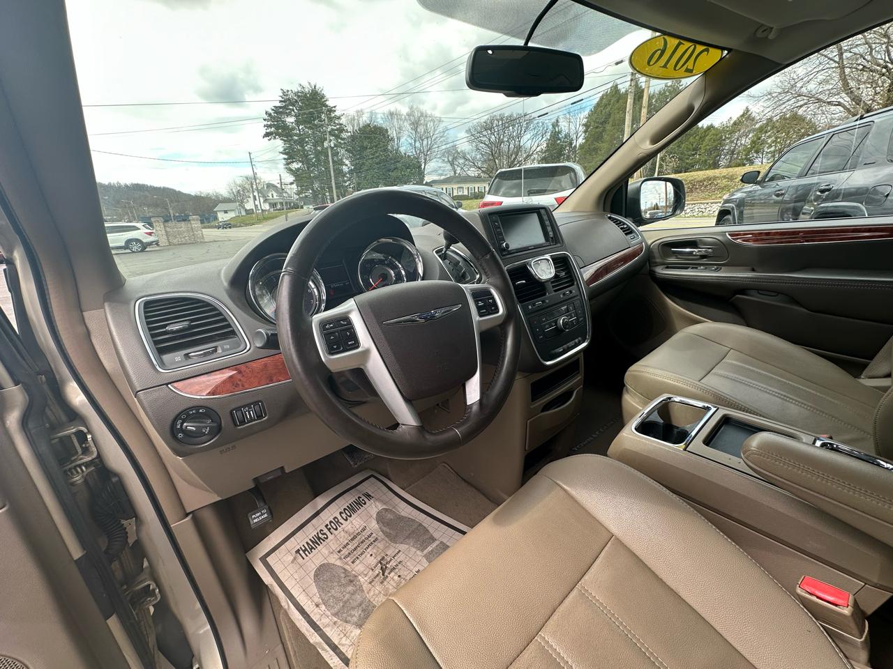 Chrysler Town & Country Touring 2016