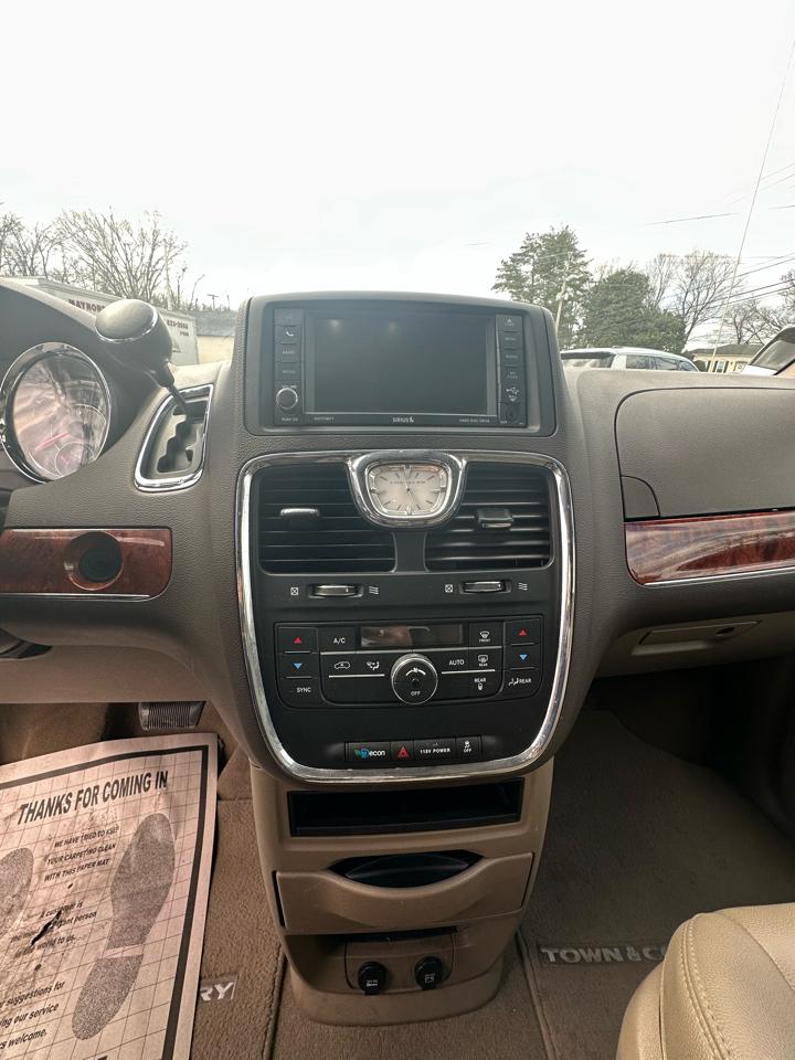 Chrysler Town & Country Touring 2016