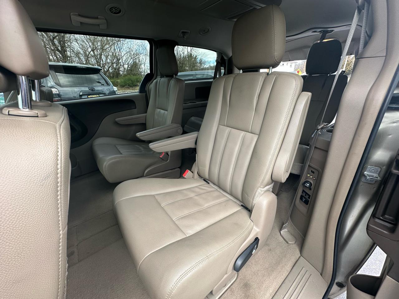 Chrysler Town & Country Touring 2016