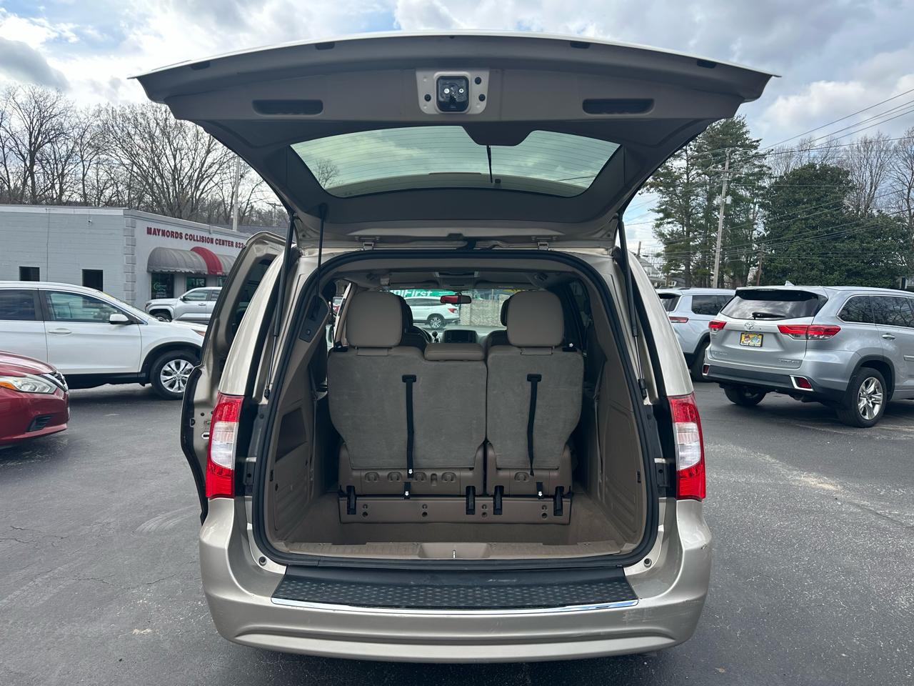 Chrysler Town & Country Touring 2016