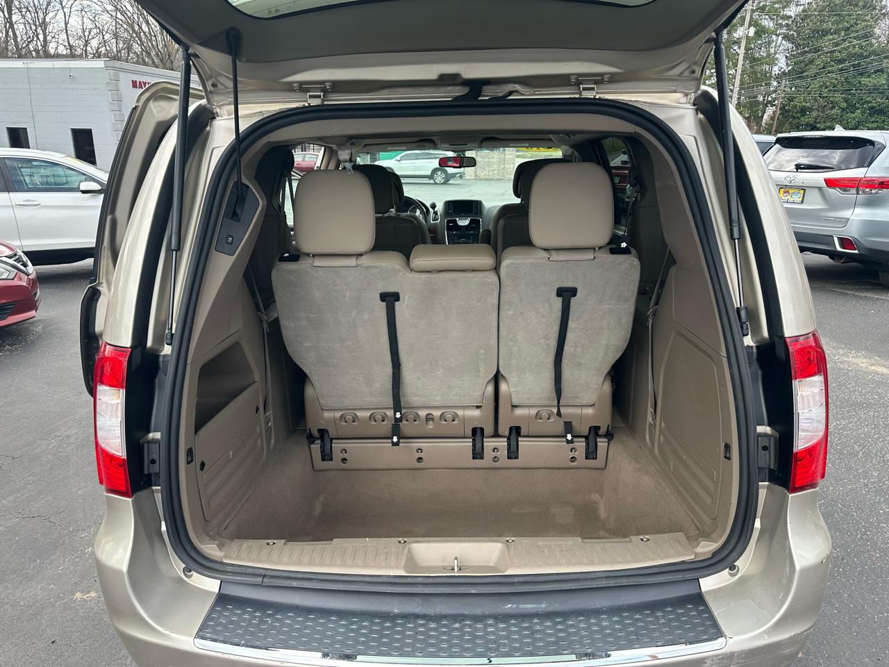 Chrysler Town & Country Touring 2016