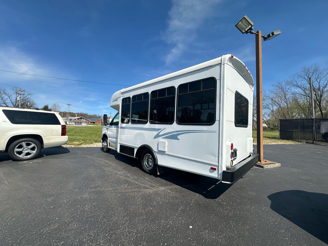 Ford Econoline E-350 Super Duty 2003