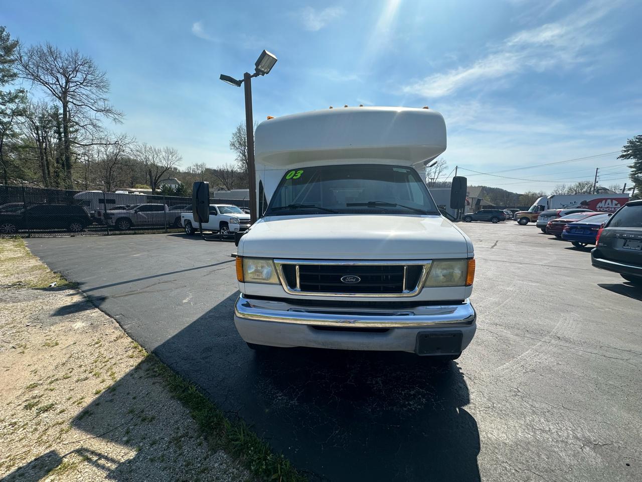 Ford Econoline E-350 Super Duty 2003