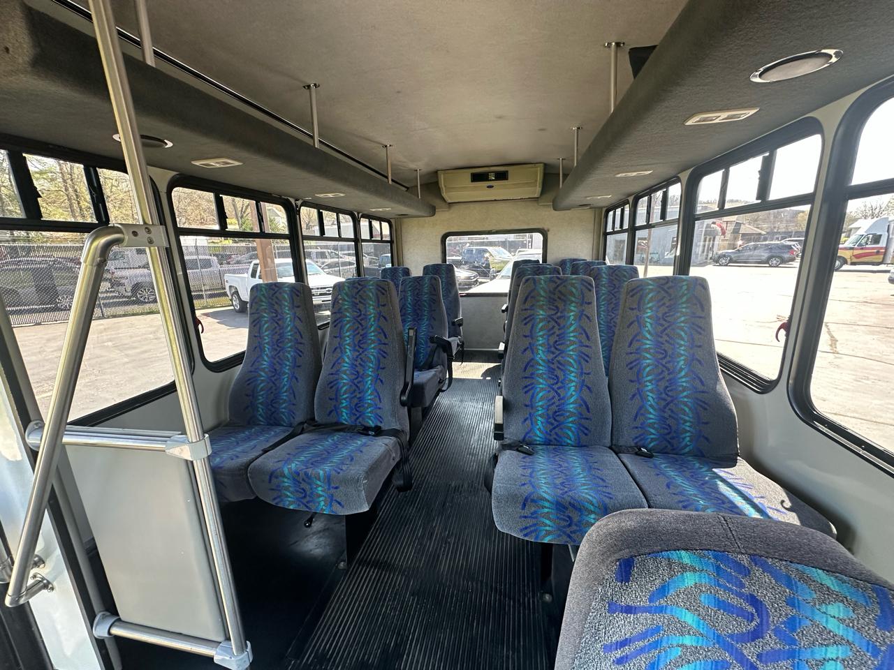 Ford Econoline E-350 Super Duty 2003