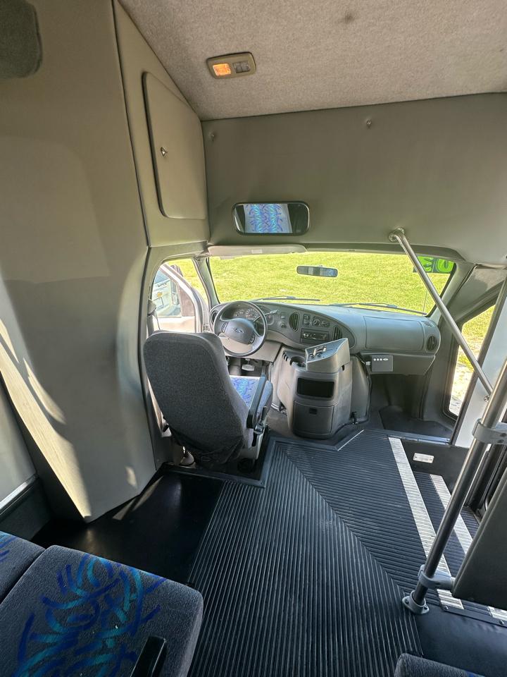 Ford Econoline E-350 Super Duty 2003