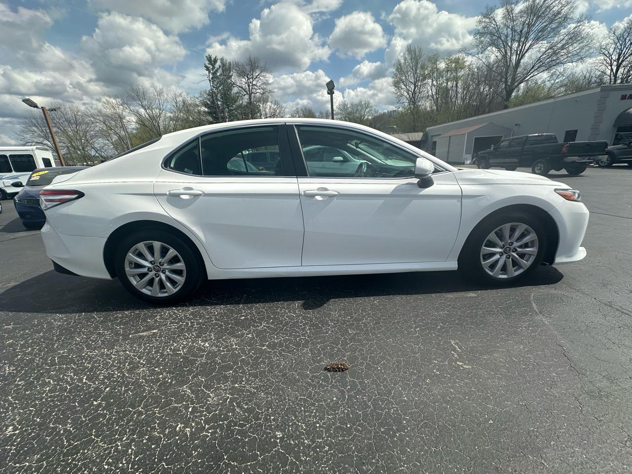 Toyota Camry XLE 2019