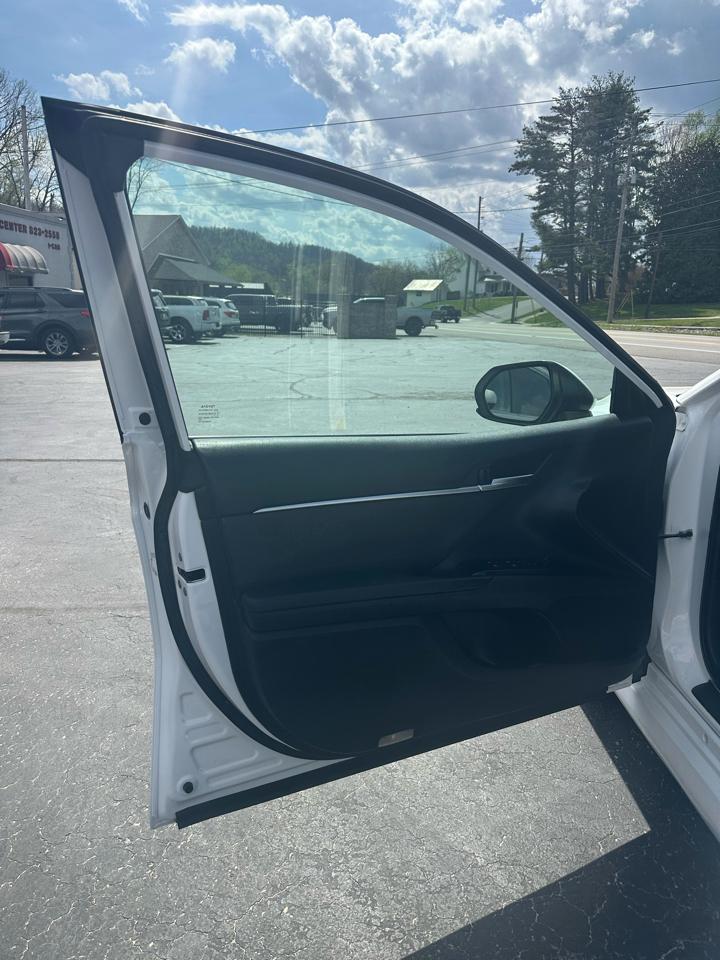 Toyota Camry XLE 2019