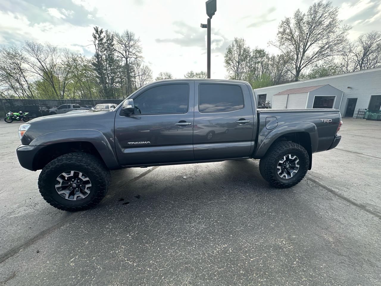 Toyota Tacoma Double Cab V6 4WD 2013