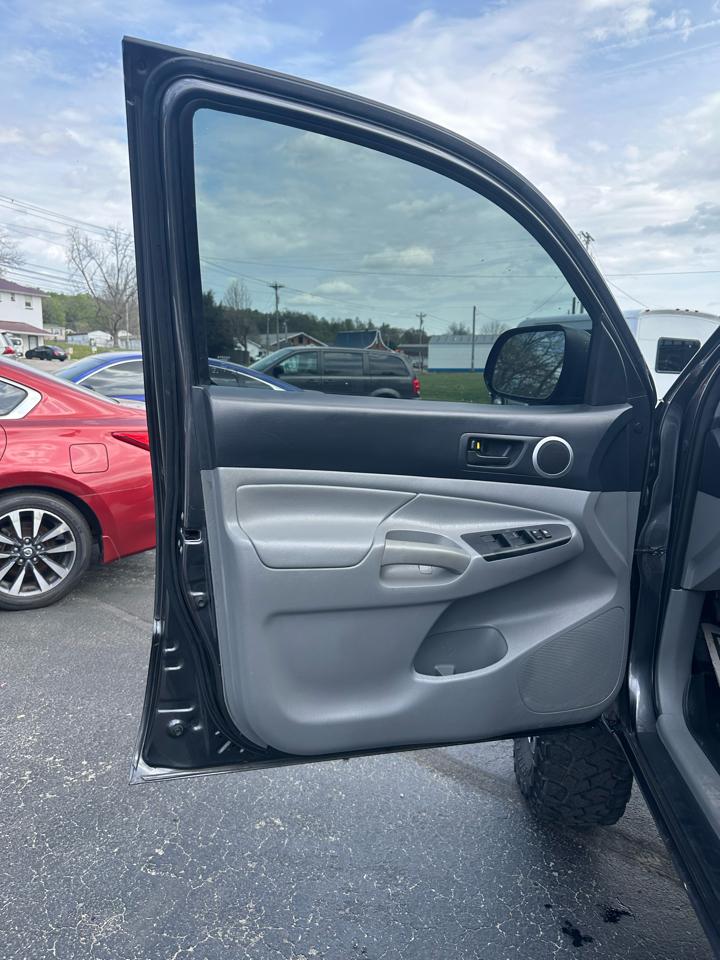 Toyota Tacoma Double Cab V6 4WD 2013