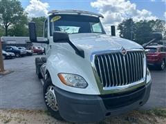 2019 International LT625 