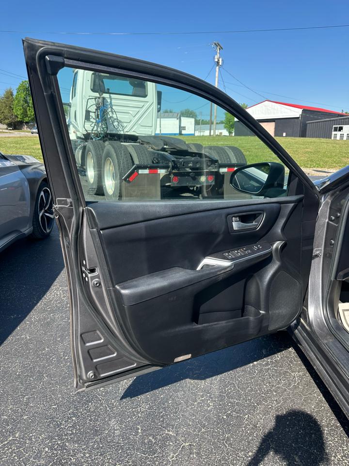 Toyota Camry SE 2017