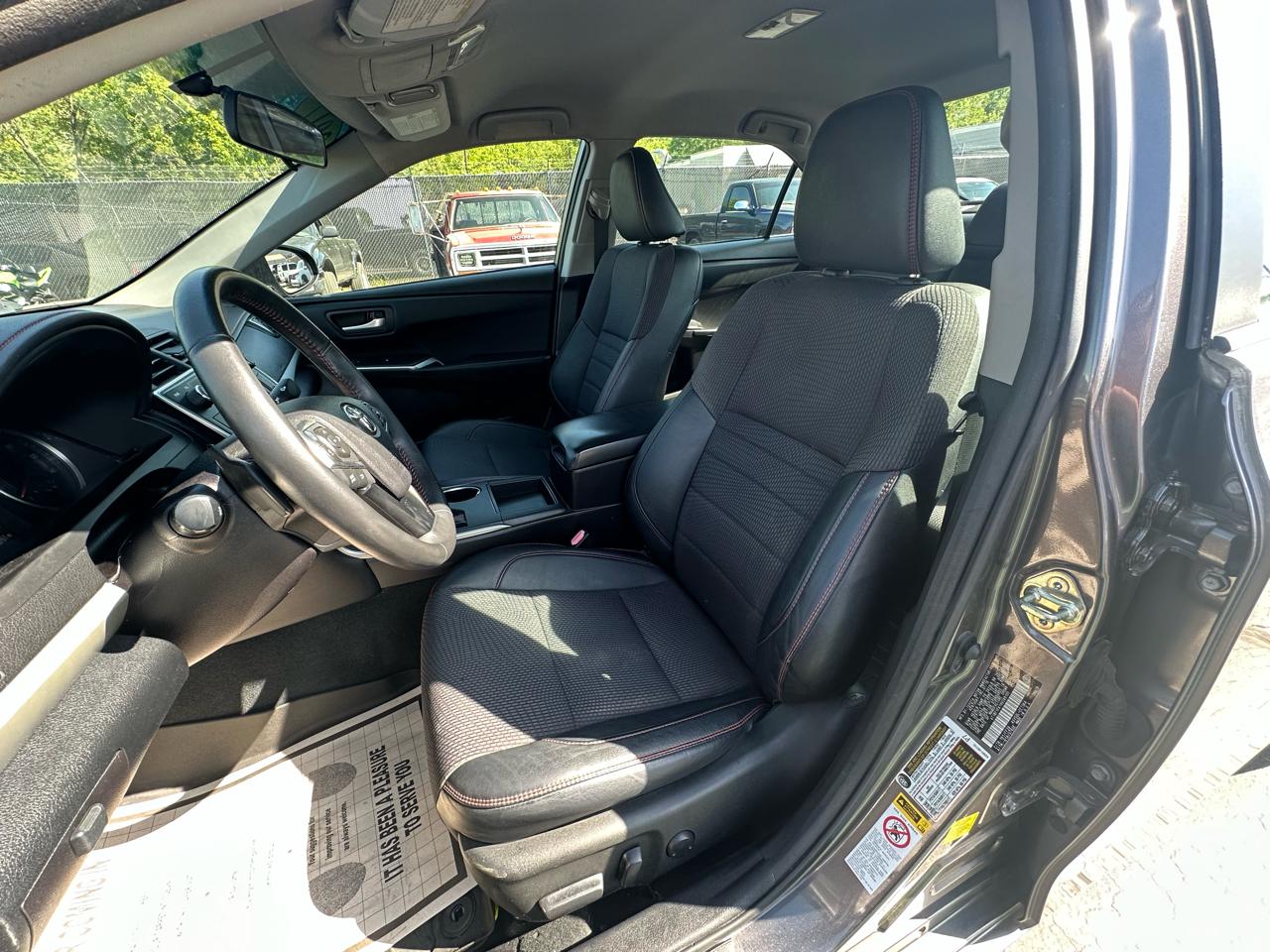 Toyota Camry SE 2017