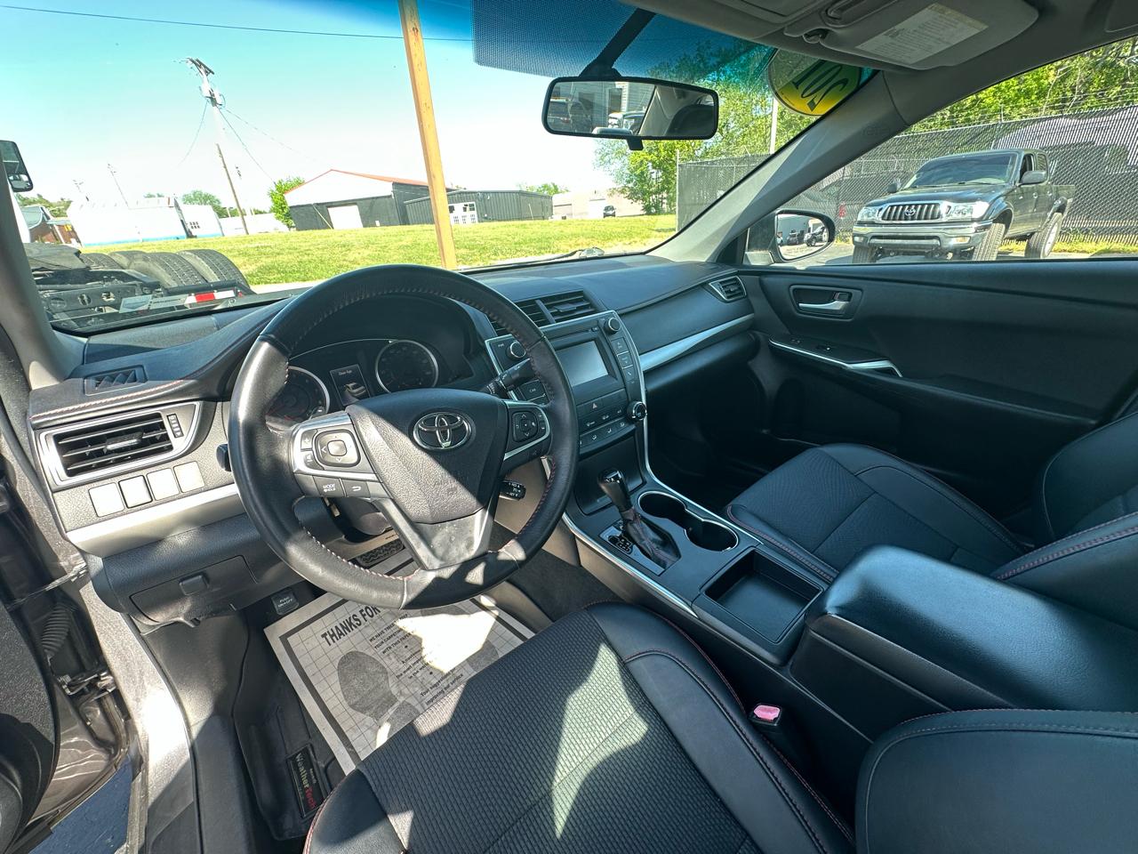 Toyota Camry SE 2017