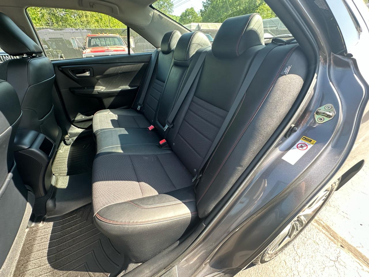 Toyota Camry SE 2017