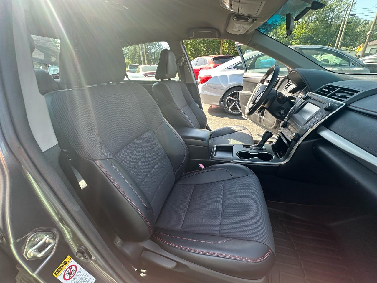 Toyota Camry SE 2017