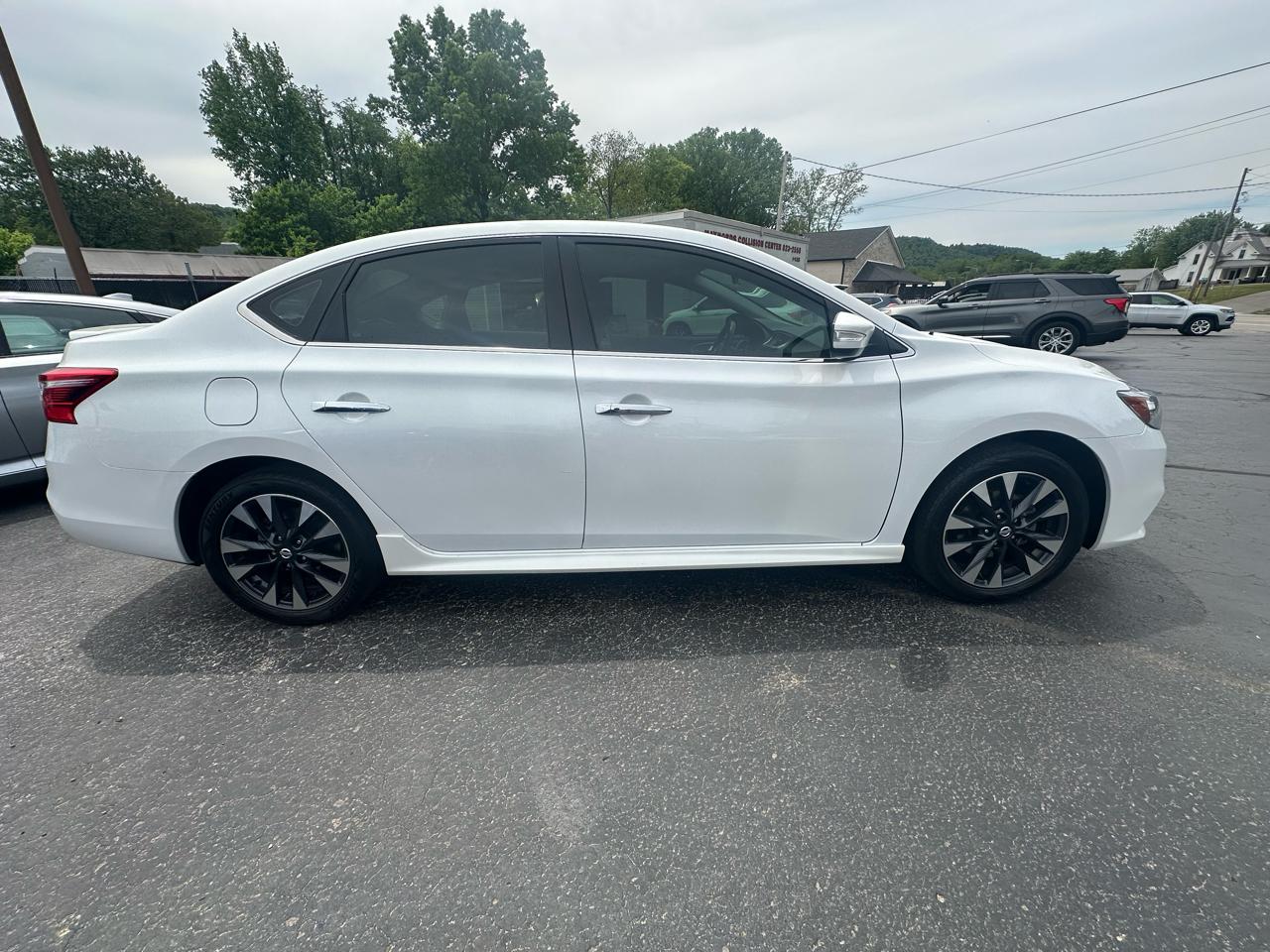 Nissan Sentra S 6MT 2017