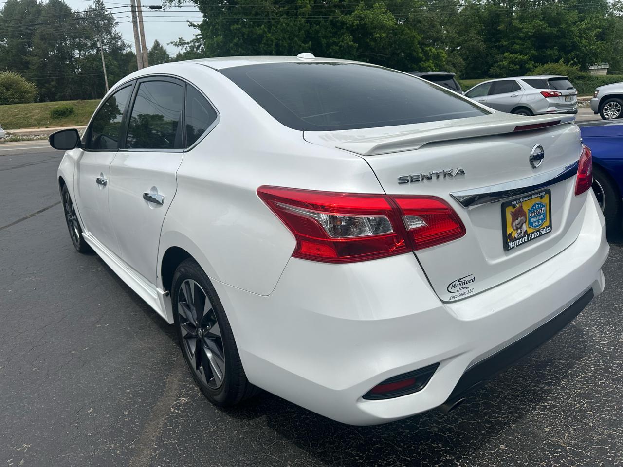 Nissan Sentra S 6MT 2017
