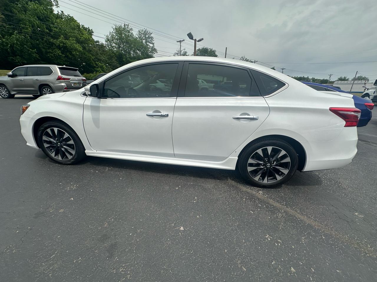 Nissan Sentra S 6MT 2017