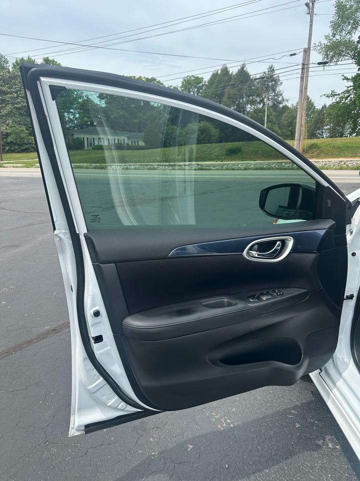 Nissan Sentra S 6MT 2017