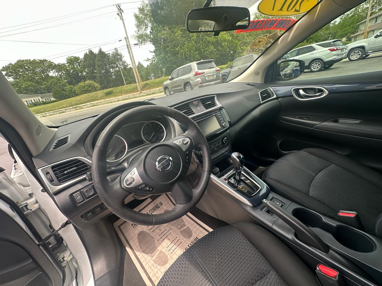 Nissan Sentra S 6MT 2017