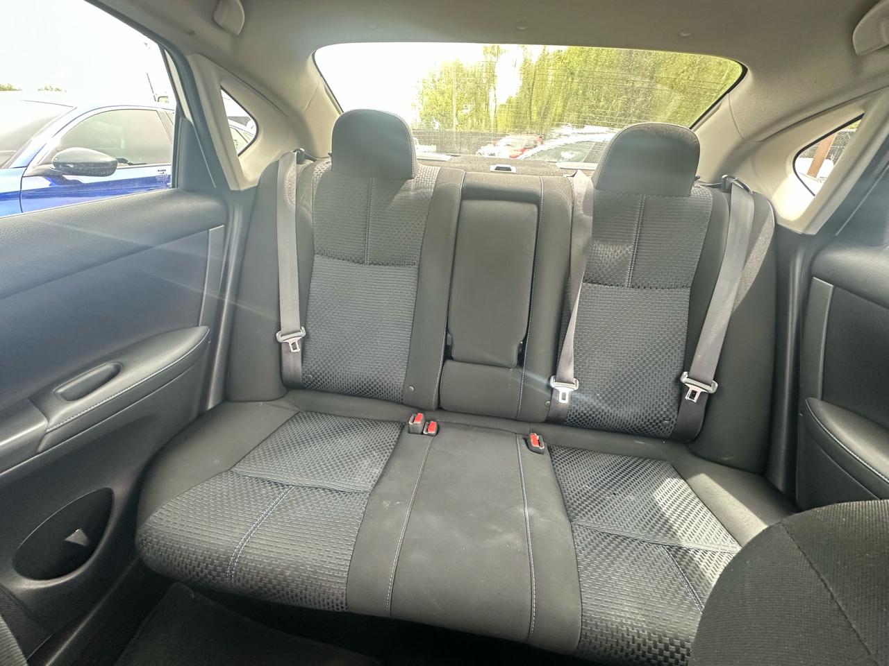 Nissan Sentra S 6MT 2017