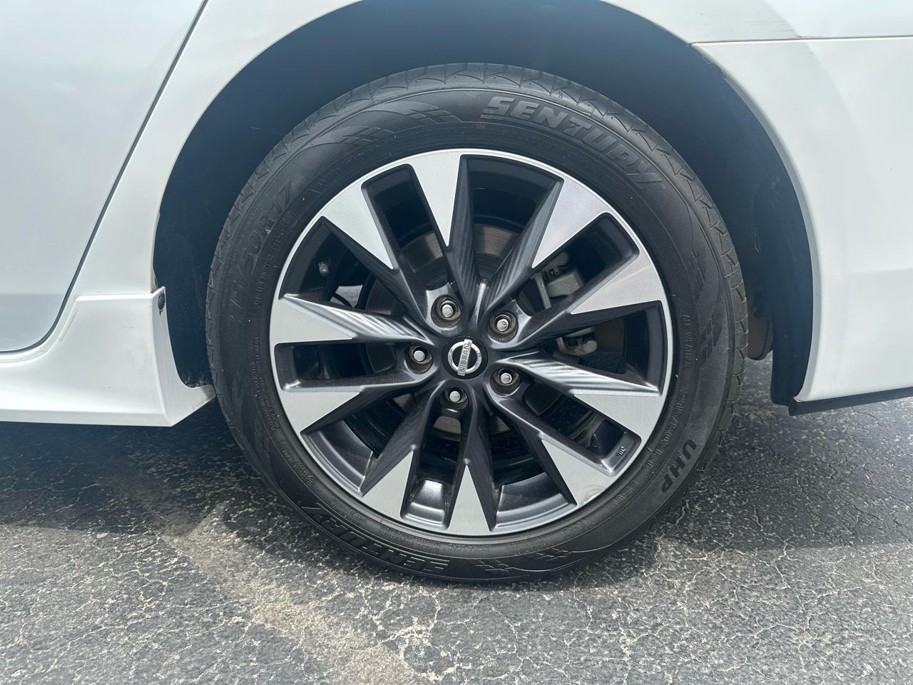 Nissan Sentra S 6MT 2017