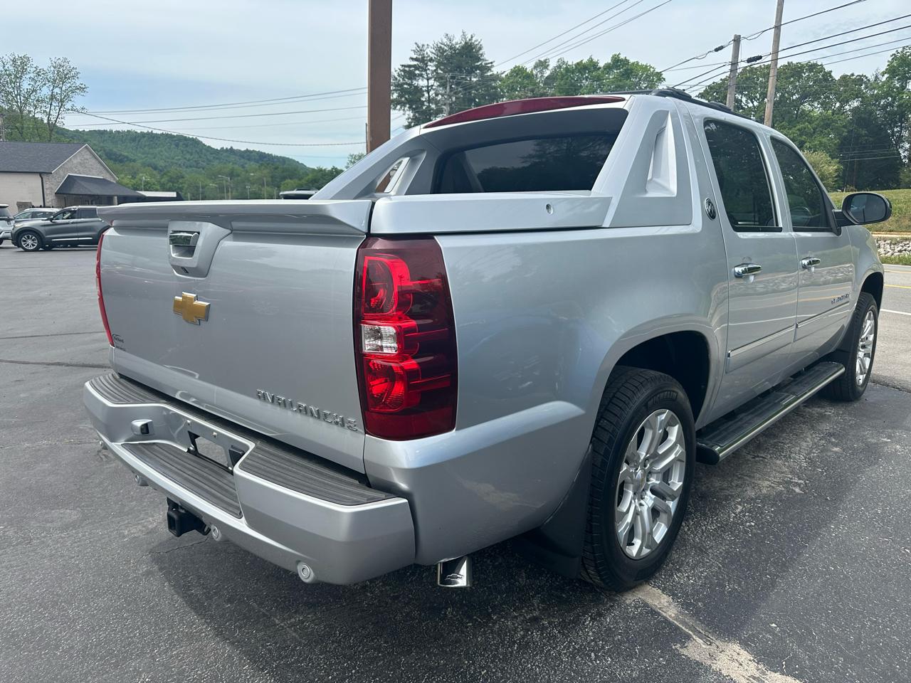 Chevrolet Avalanche LTZ 4WD 2013