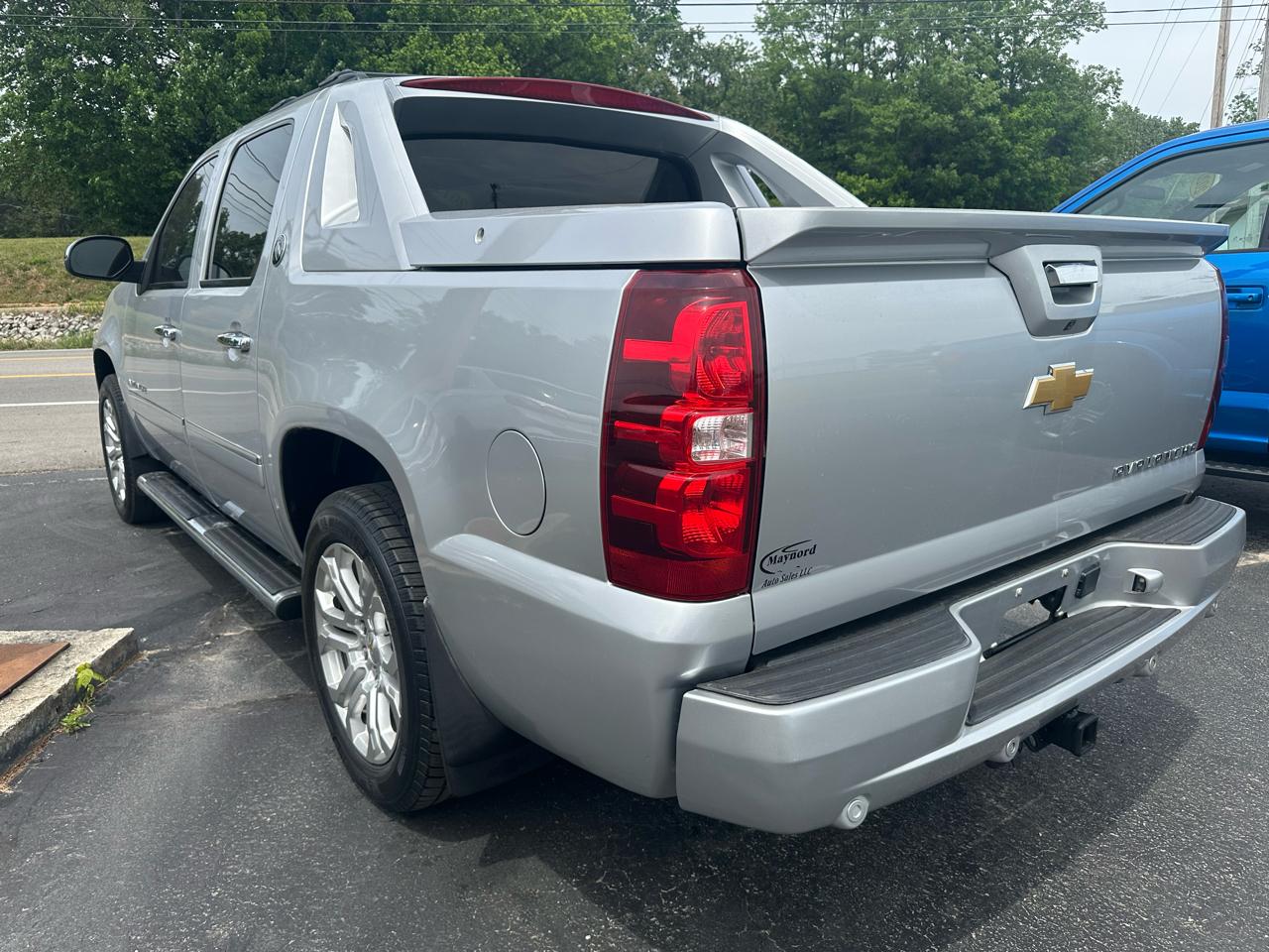 Chevrolet Avalanche LTZ 4WD 2013