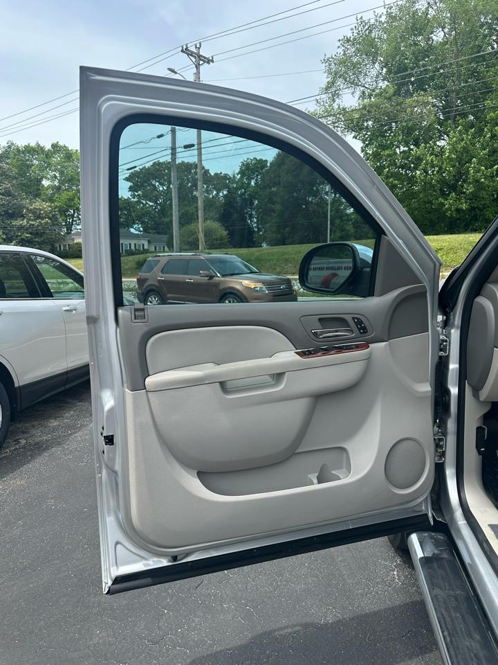 Chevrolet Avalanche LTZ 4WD 2013