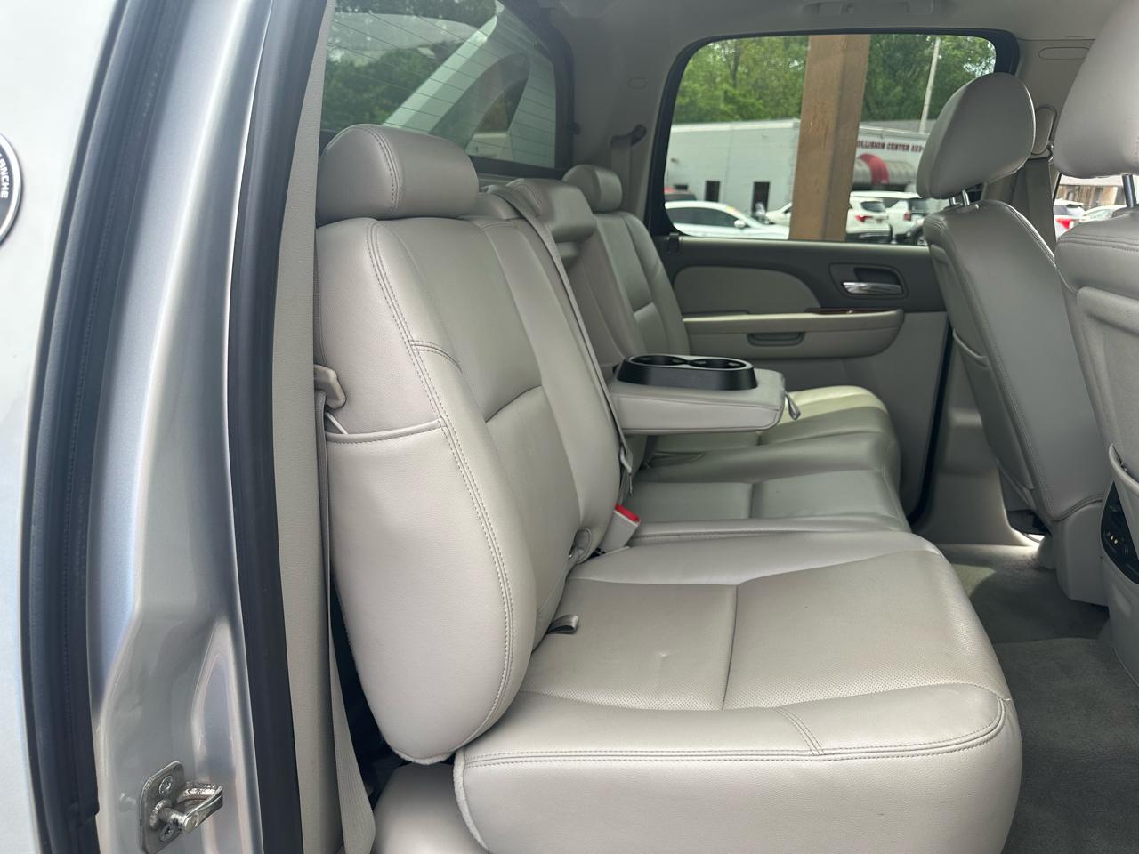 Chevrolet Avalanche LTZ 4WD 2013