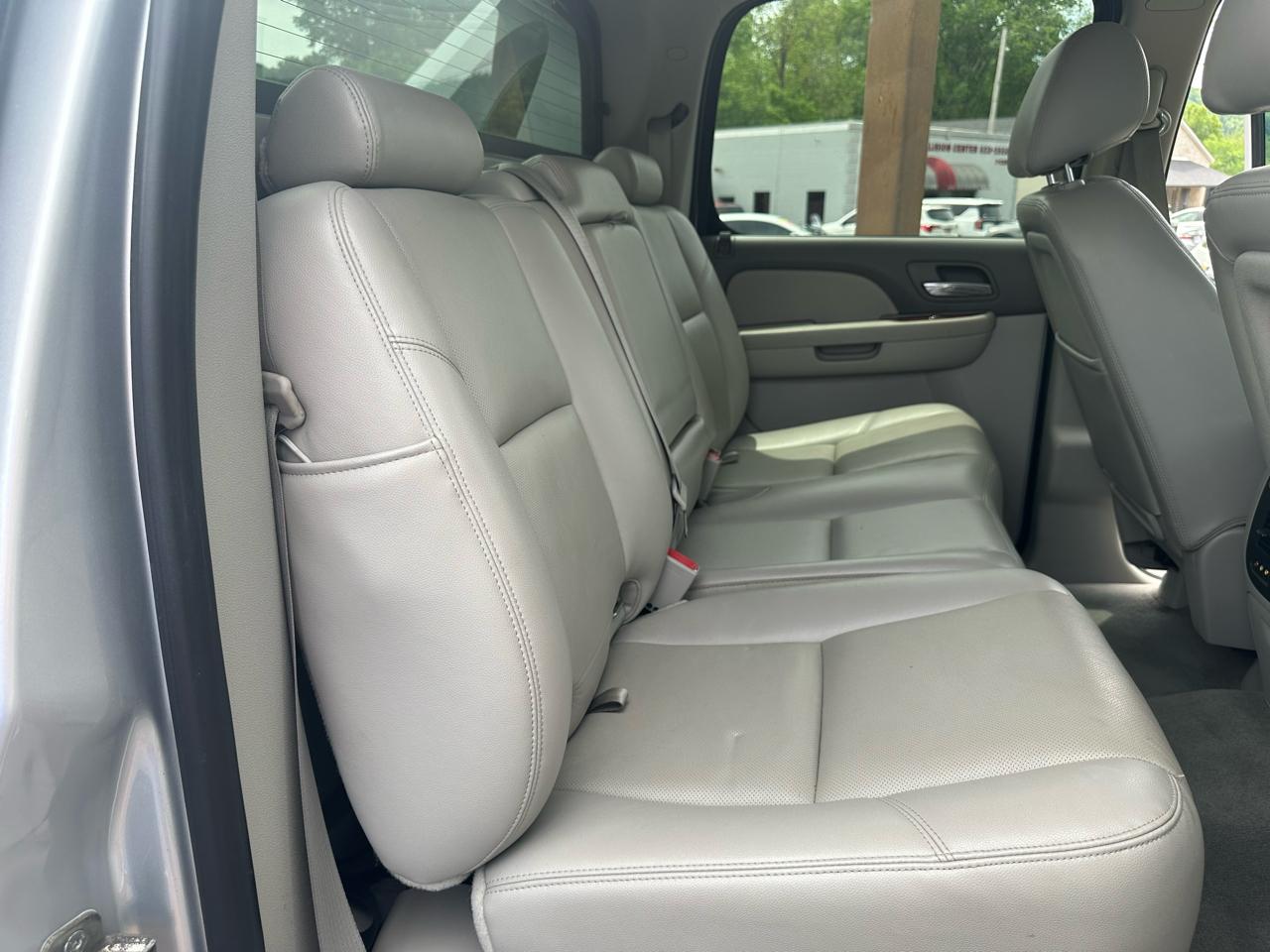 Chevrolet Avalanche LTZ 4WD 2013