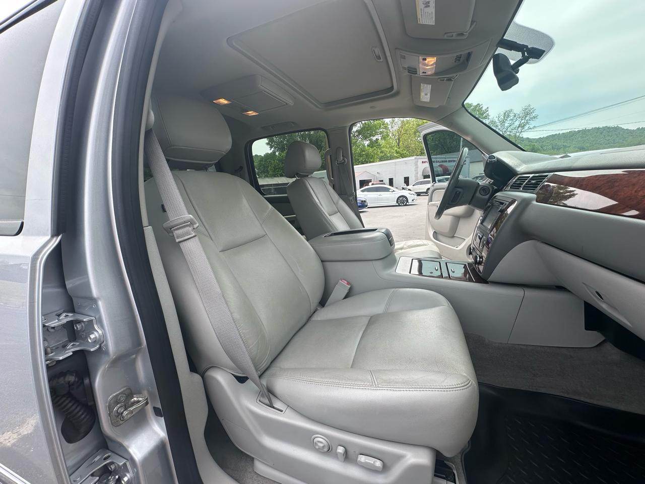 Chevrolet Avalanche LTZ 4WD 2013