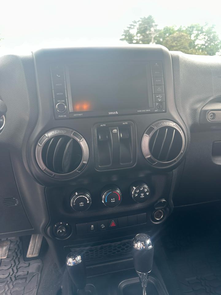 Jeep Wrangler Sport 4WD 2015