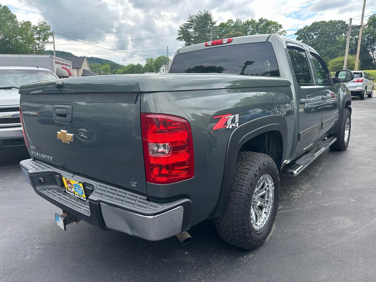 Chevrolet Silverado 1500 LT Crew Cab 4WD 2011