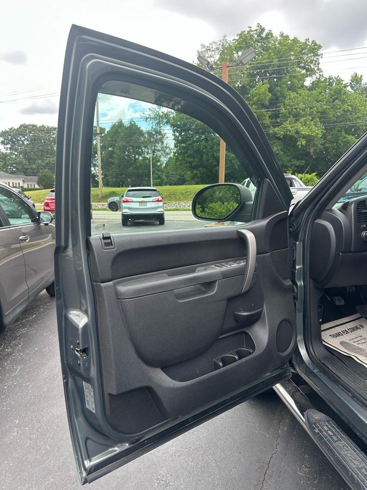 Chevrolet Silverado 1500 LT Crew Cab 4WD 2011