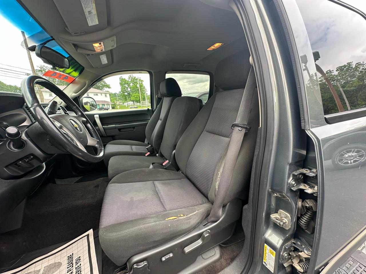 Chevrolet Silverado 1500 LT Crew Cab 4WD 2011