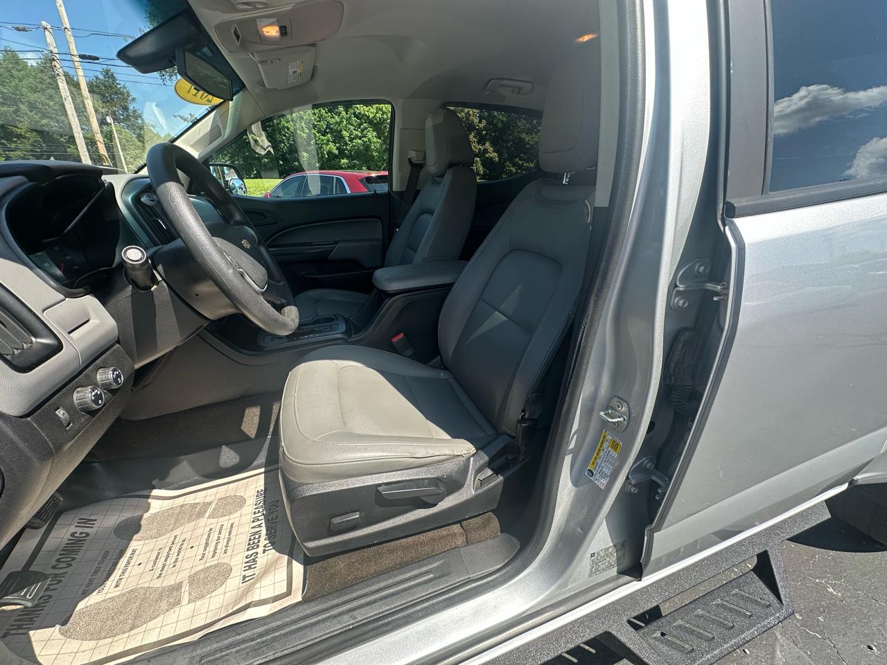 Chevrolet Colorado Work Truck Crew Cab 4WD Short Box 2017