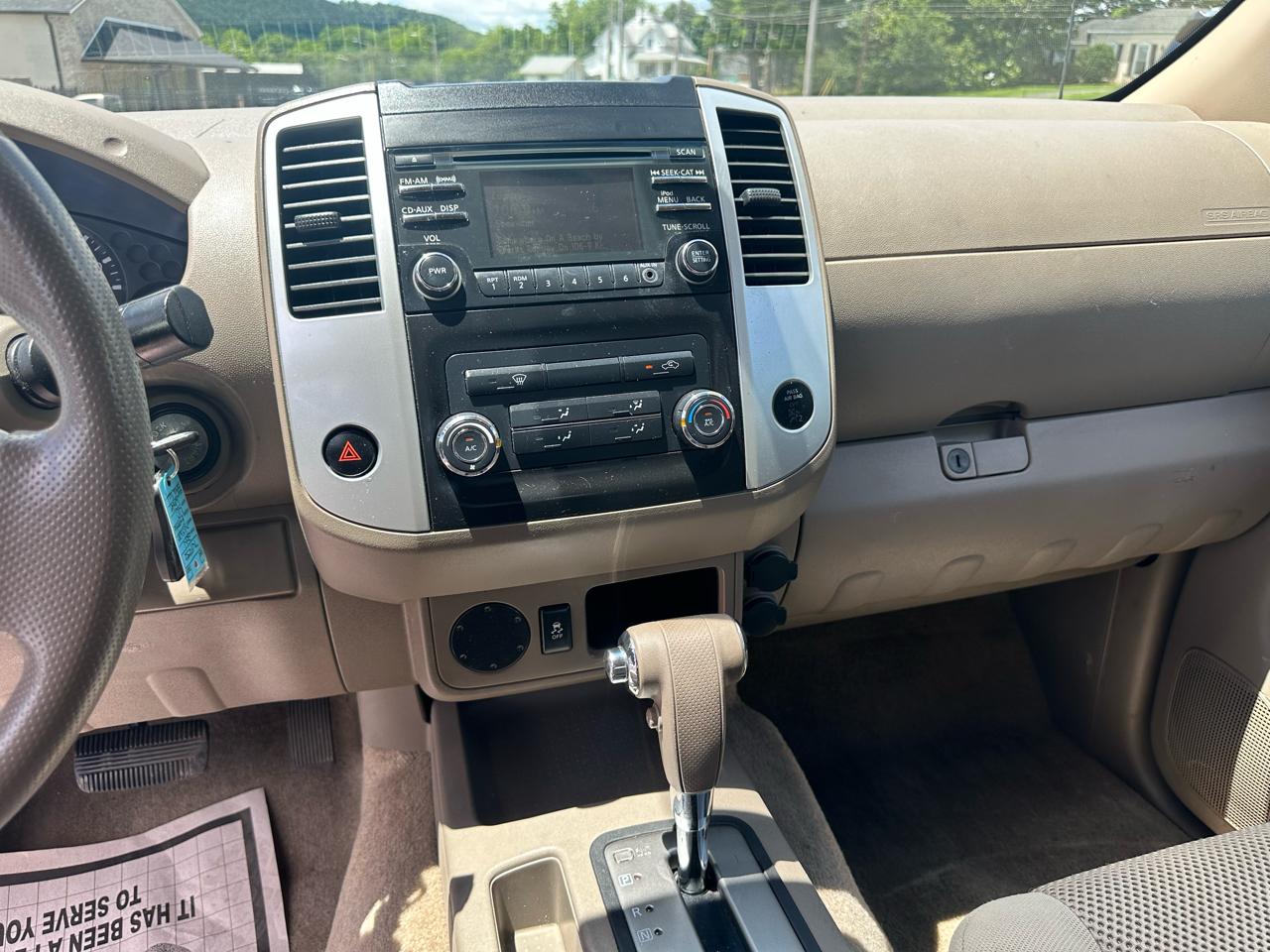 Nissan Frontier S Crew Cab 5AT 2WD 2014