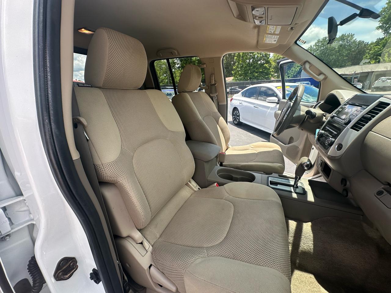 Nissan Frontier S Crew Cab 5AT 2WD 2014