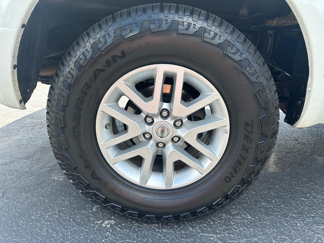 Nissan Frontier S Crew Cab 5AT 2WD 2014