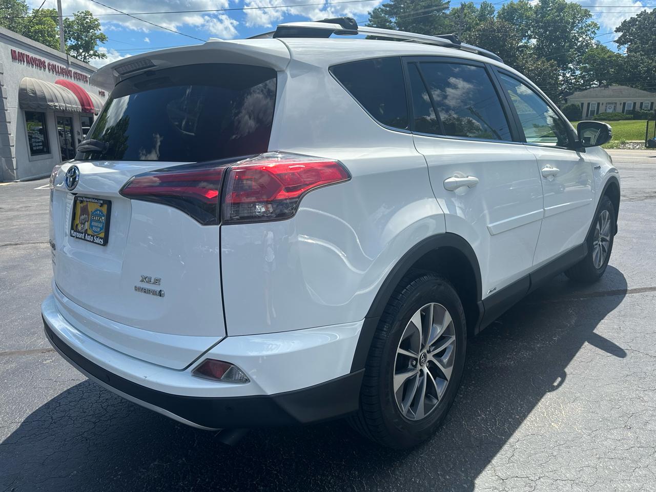 Toyota RAV4 Hybrid XLE 2017