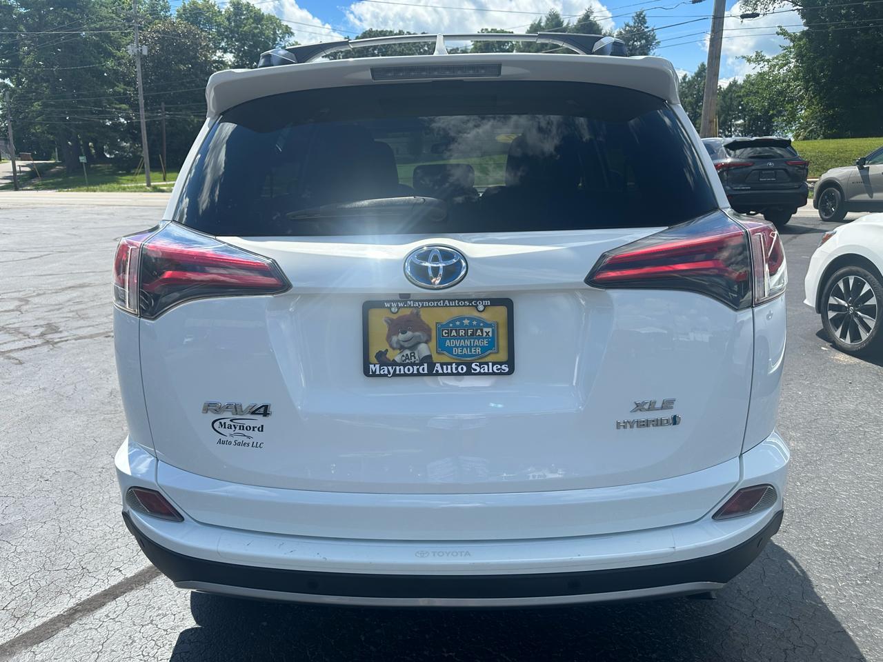 Toyota RAV4 Hybrid XLE 2017