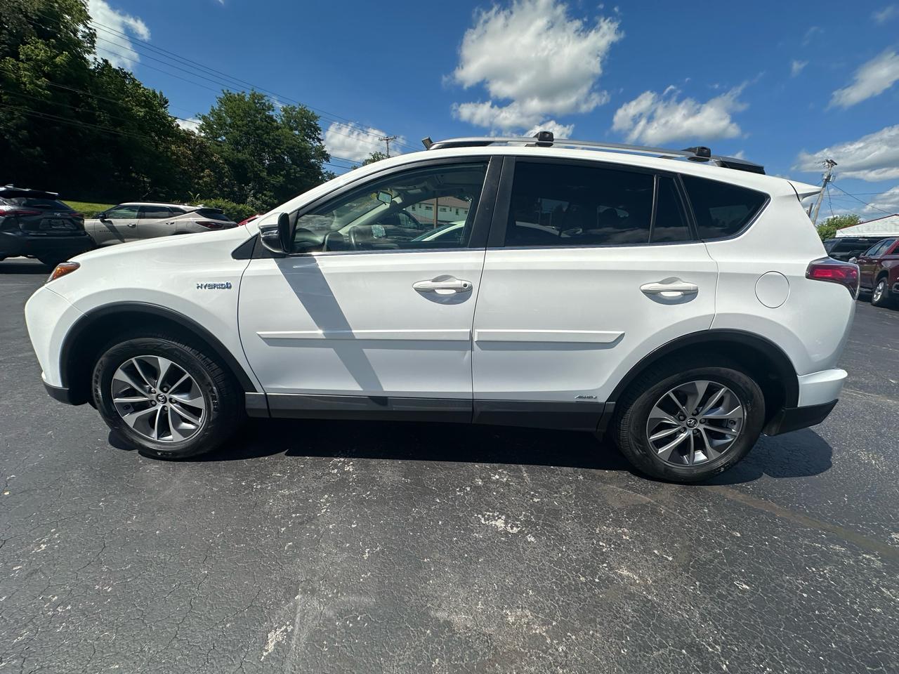 Toyota RAV4 Hybrid XLE 2017