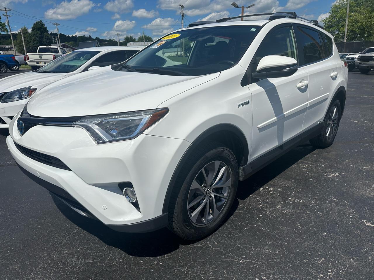 Toyota RAV4 Hybrid XLE 2017