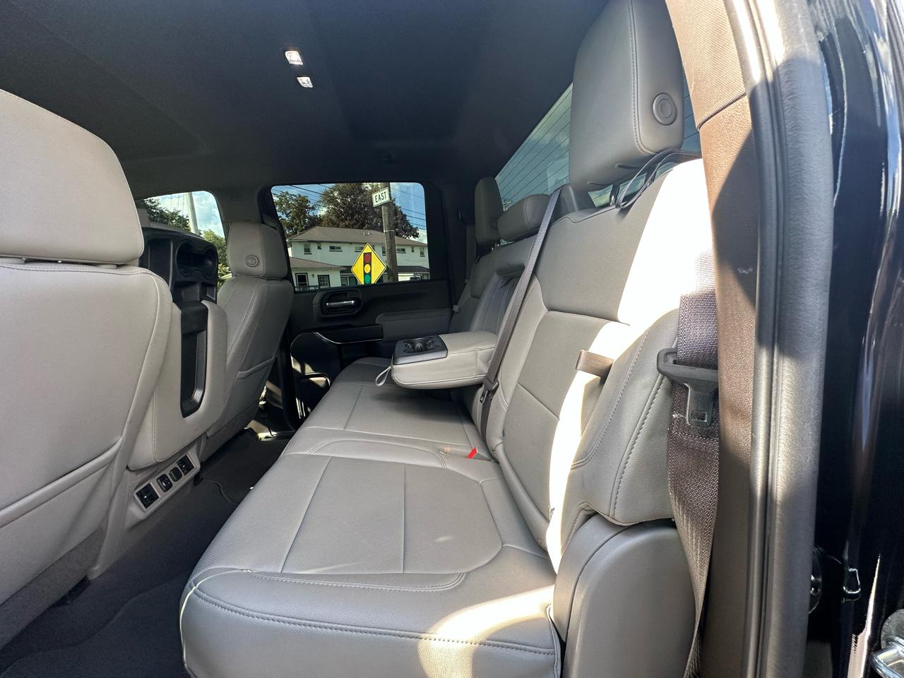 GMC Sierra 2500HD SLT Crew Cab 2WD 2023