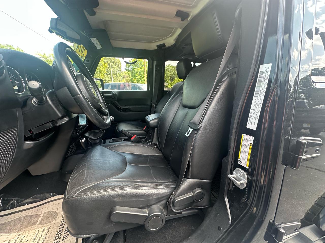 Jeep Wrangler Unlimited Sahara 4WD 2014