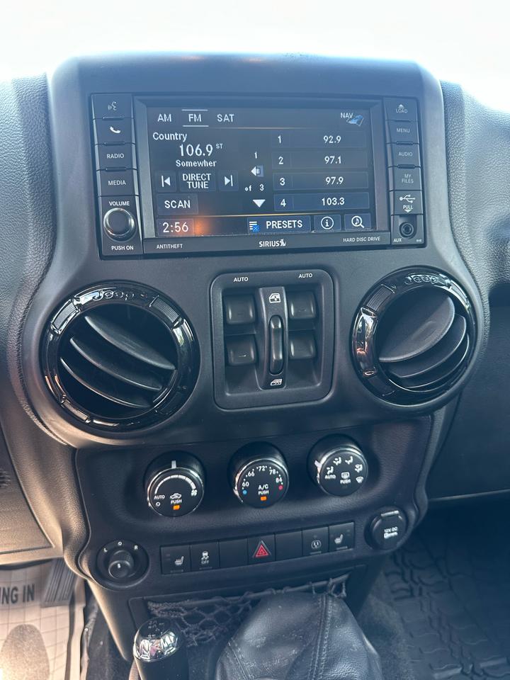 Jeep Wrangler Unlimited Sahara 4WD 2014