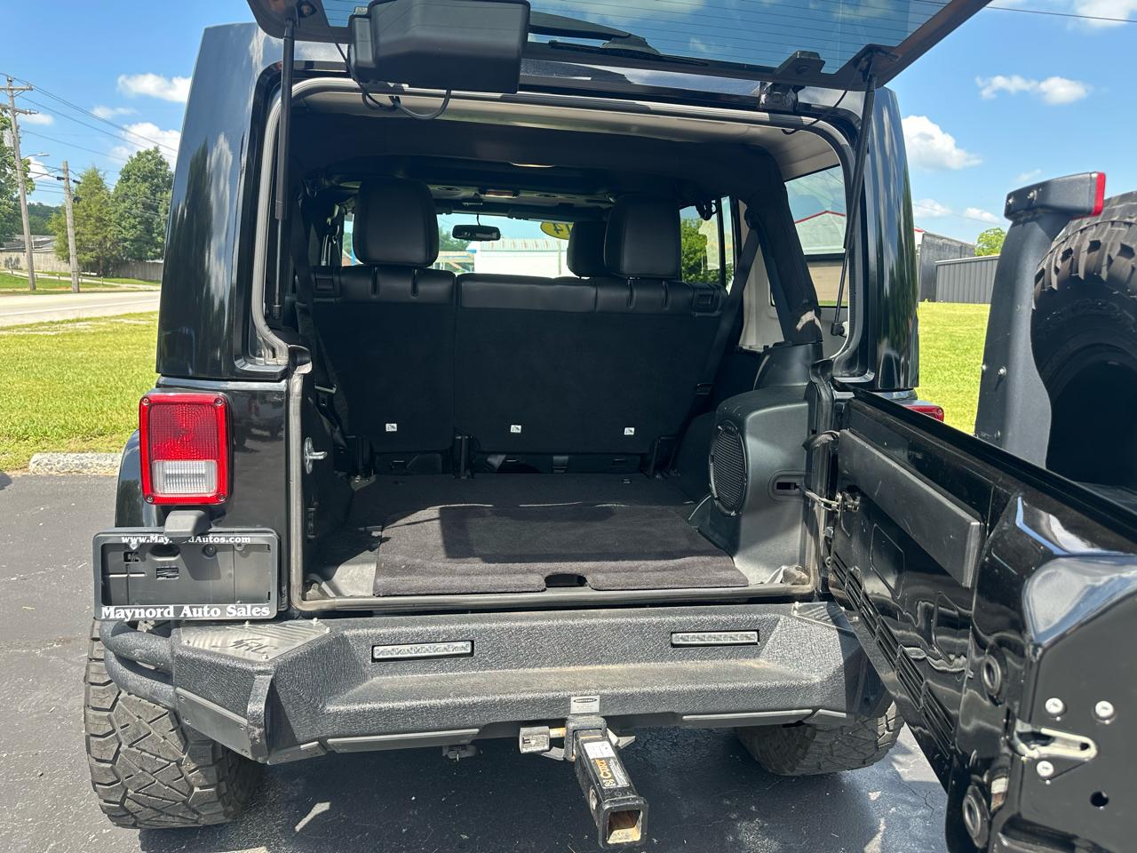 Jeep Wrangler Unlimited Sahara 4WD 2014