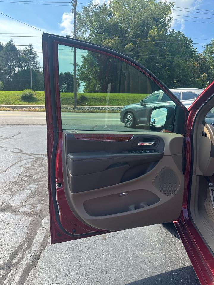 Chrysler Town & Country Limited Platinum 2016