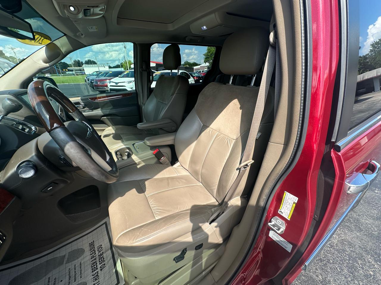 Chrysler Town & Country Limited Platinum 2016